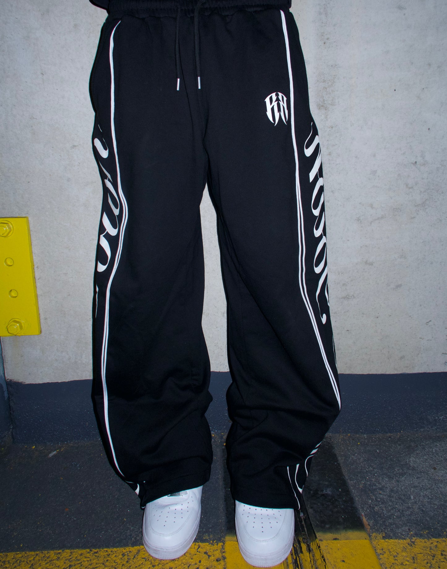 “RICH TOWN” SWEATPANTS